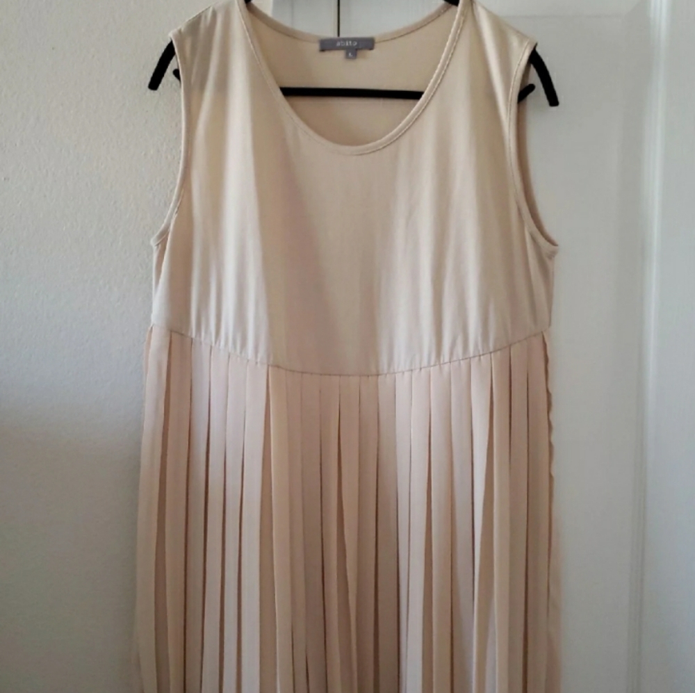 Sleeveless tunic dress by abito